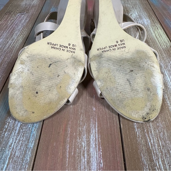 Cathy Jean Women’s Ankle Strap Open Toe Buckle  Ivory Size 6 Cream Color - Picture 2 of 13